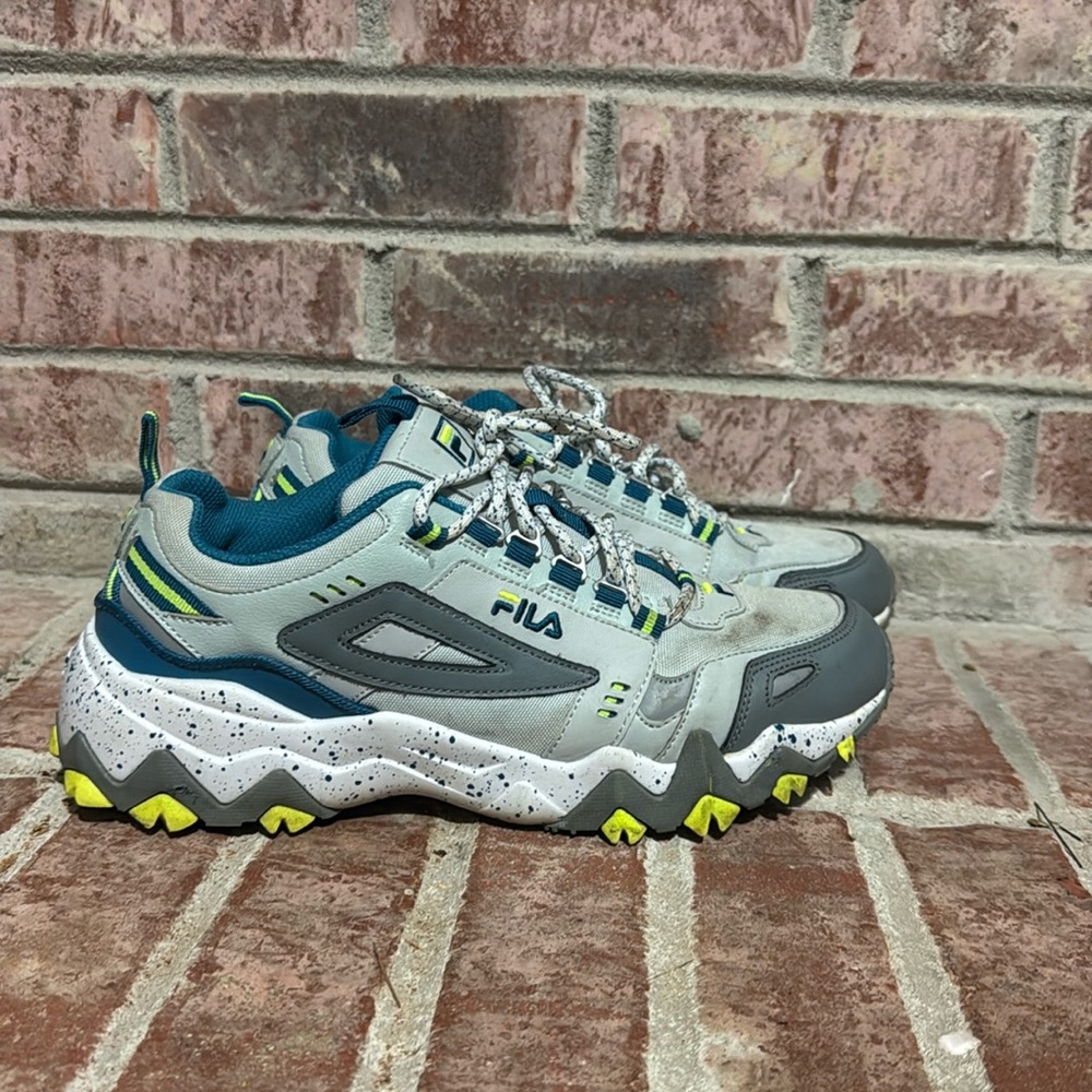 mens FILA oakmont grey/blue size 9
